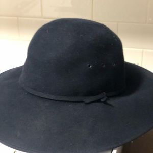 Helen Kaminsky hat